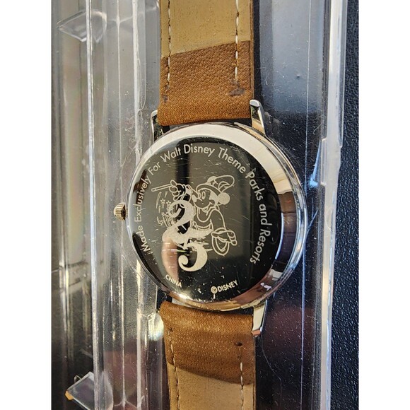 Disney Collectible Watches– Epcot 2000 & Sorcerer 25th Anniversary Mickey Bundle main image 6